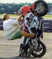 Click image for larger version

Name:	fat-wheelie.jpg
Views:	163
Size:	20.1 KB
ID:	3966