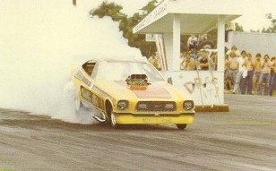 Yellow Mustang FC at Connecticut Dragway...GRR-EAT car...Best Appearing Awards...longtime player in alcohol funny car business...using all 3 Ford..Rodeck...Donovan in the boiler room !!!